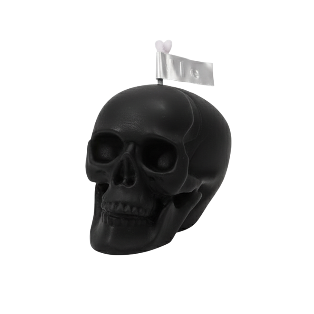 Skull-Shaped Soy Wax Candle – Sandalwood Scent – 5.8oz – Long Lasting 40h Burn – Decorative Candle for Halloween, Easter & Home